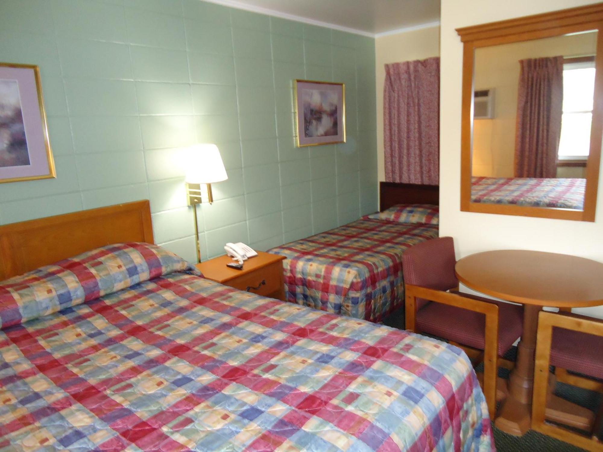 Tower Motel Грийн Бей Екстериор снимка