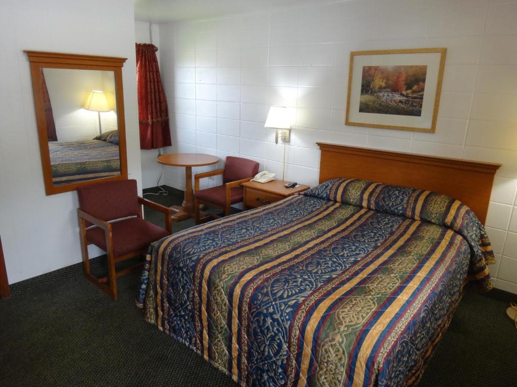Tower Motel Грийн Бей Екстериор снимка